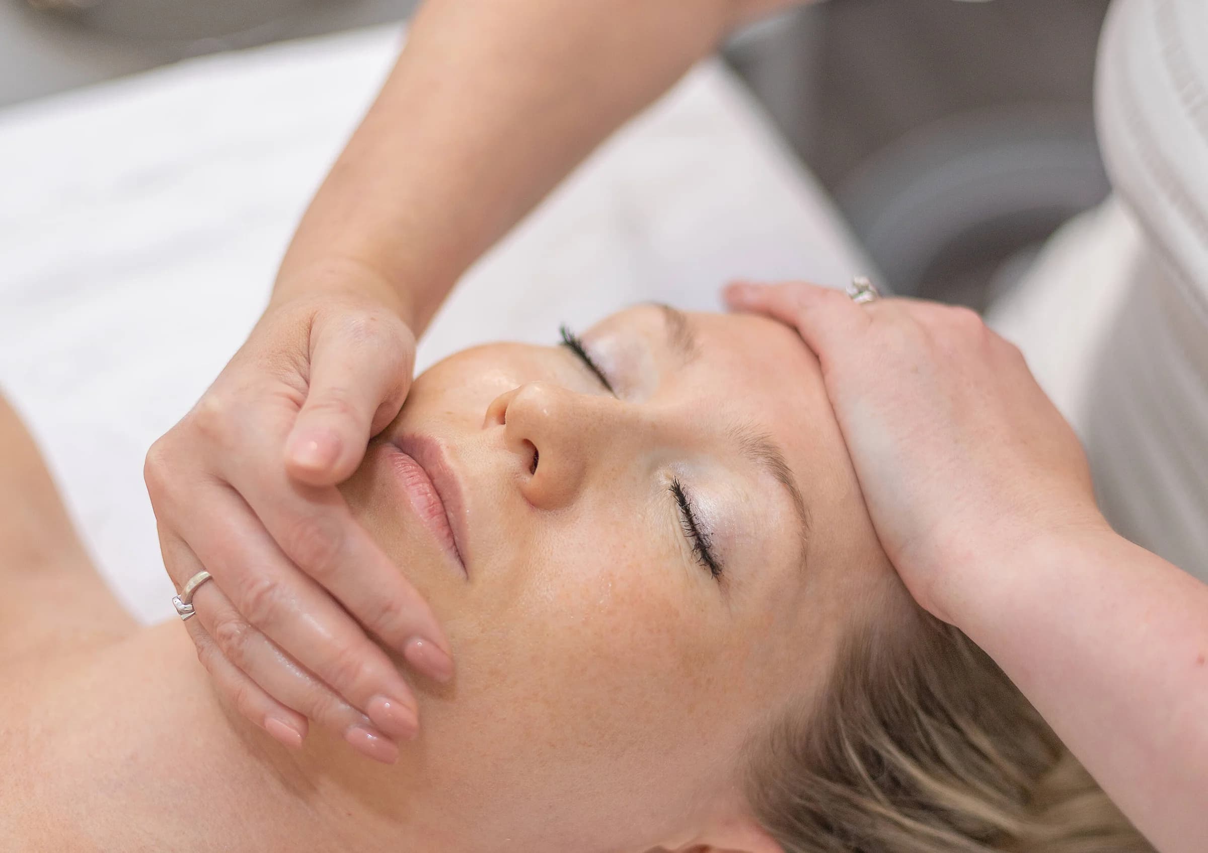 Post-operative lymphatic drainage with buccal face lifting massage