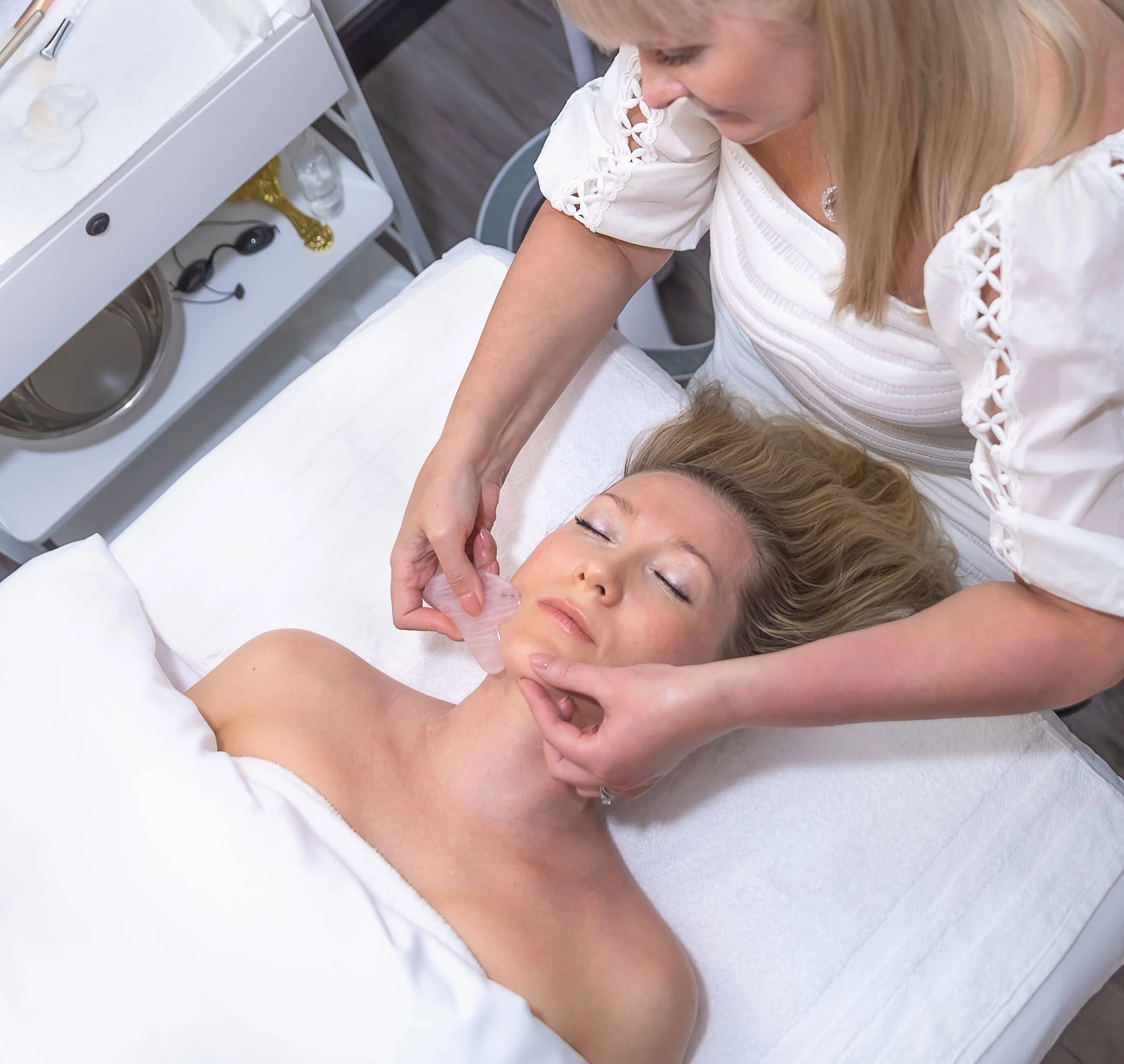 Gua sha lymphatic drainage facial massage at Vera Pelle